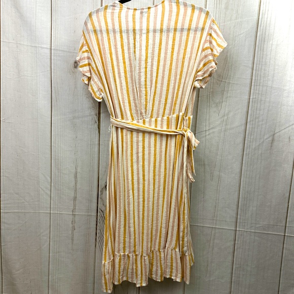 NWT, Rails Brigitte Amber stripe. Flutter sleeve Wrap Dress. Size L - Picture 4 of 5